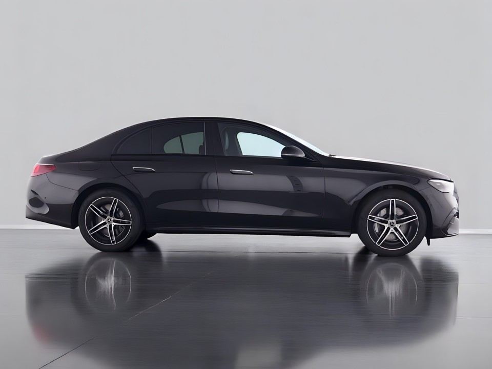 Mercedes-Benz E 300e 4MATIC AMG Line (4)