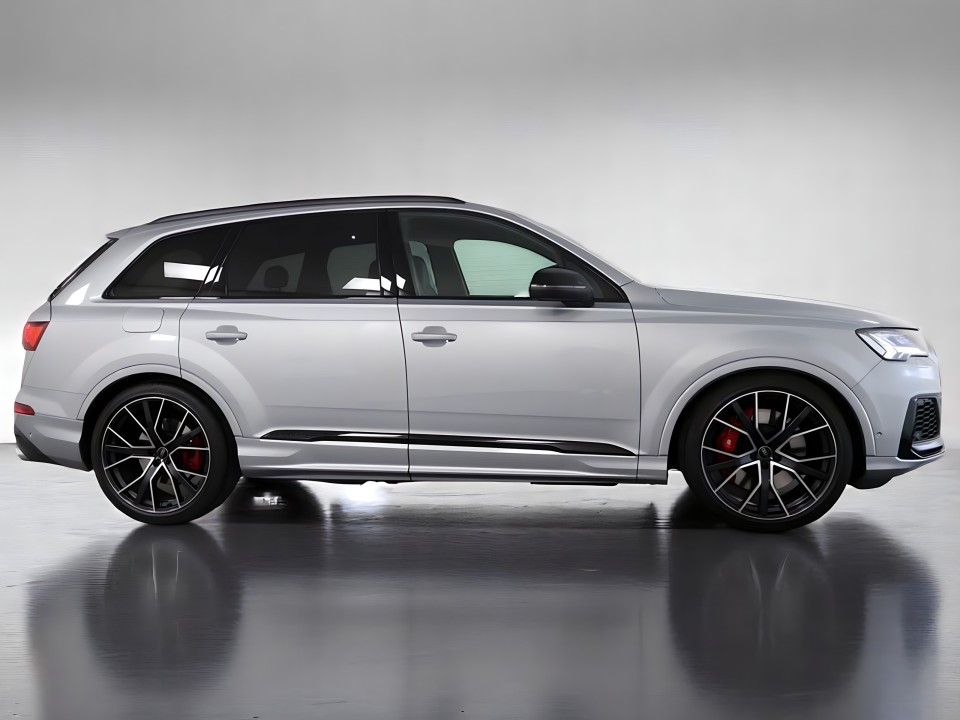 Audi SQ7 TFSI quattro tiptronic (2)