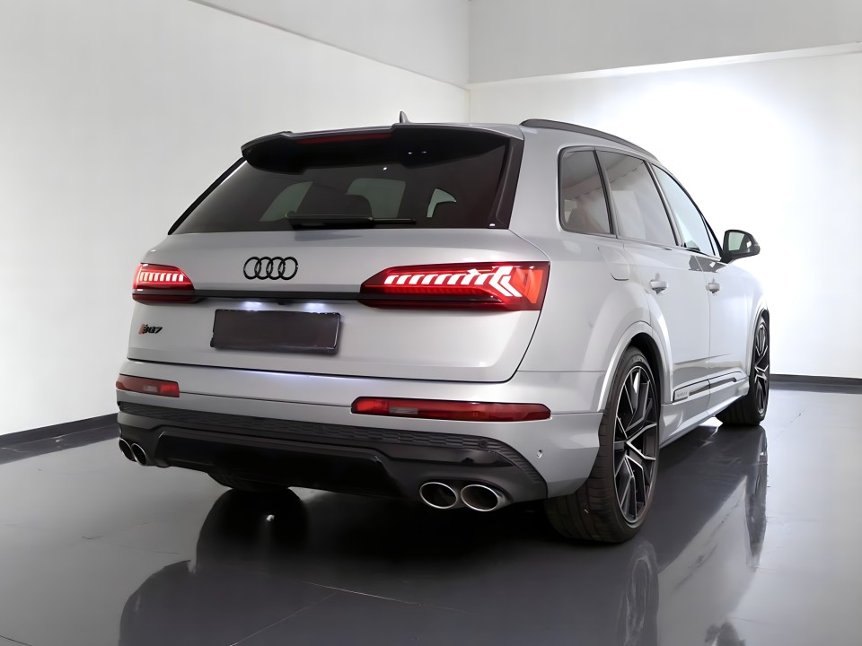 Audi SQ7 TFSI quattro tiptronic (3)