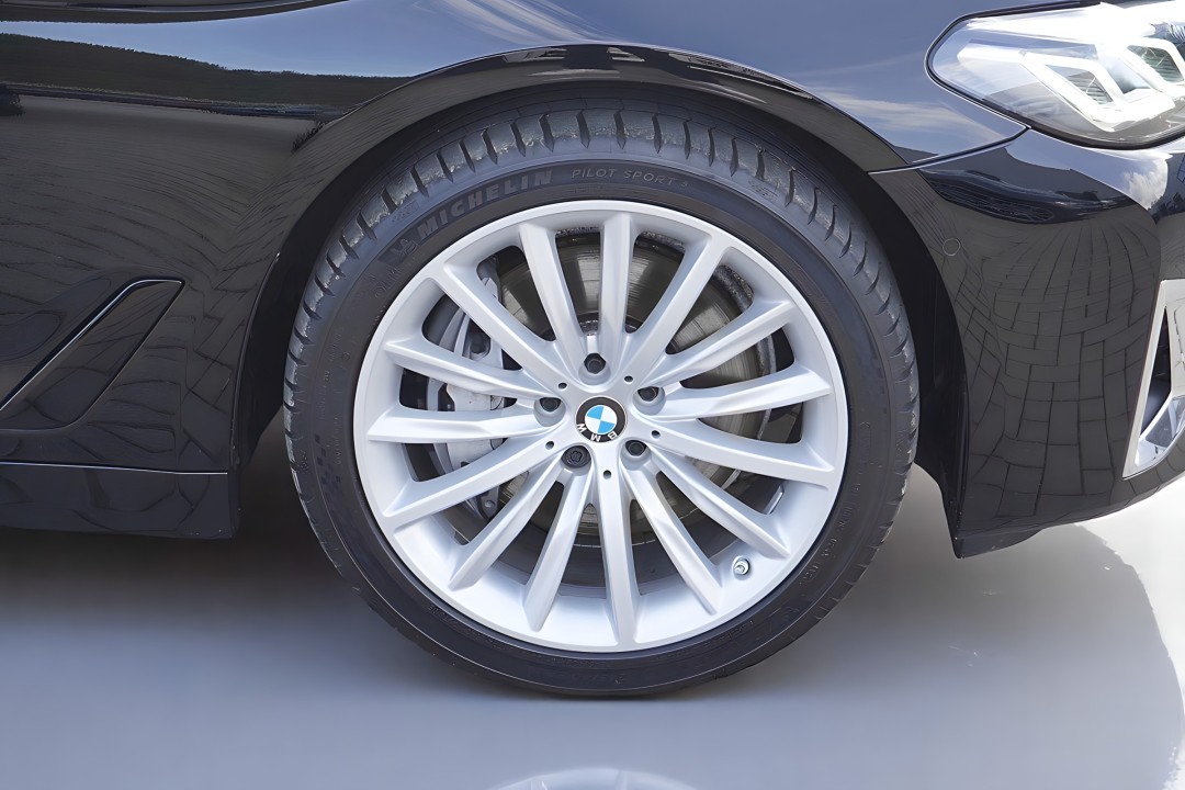 BMW Seria 5 530d xDrive Luxury Line - foto 21