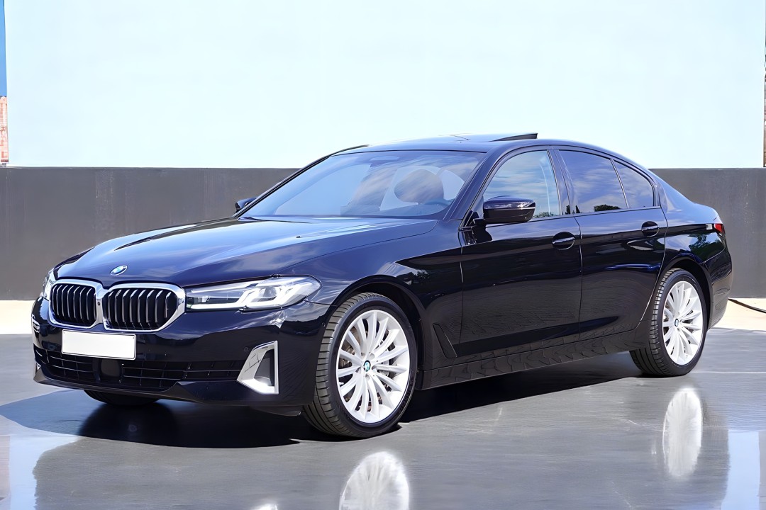 BMW Seria 5 530d xDrive Luxury Line (3)