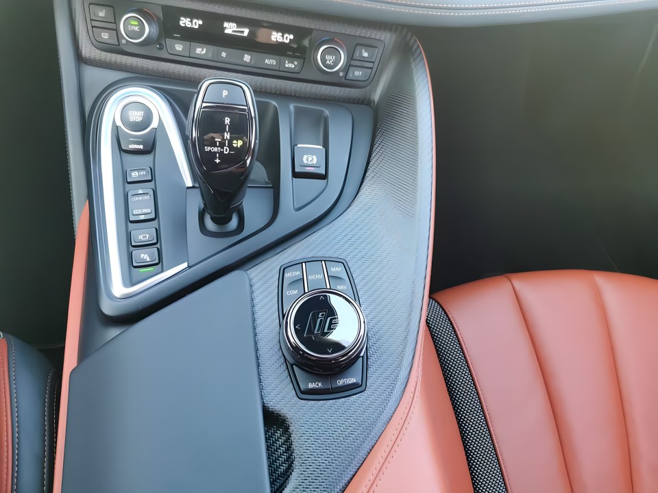 BMW i8 Coupe - foto 7