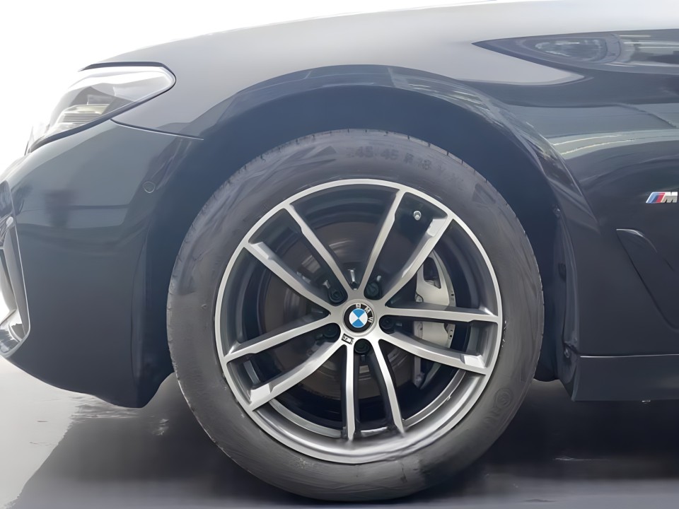 BMW Seria 5 540i xDrive M-Sport - foto 16