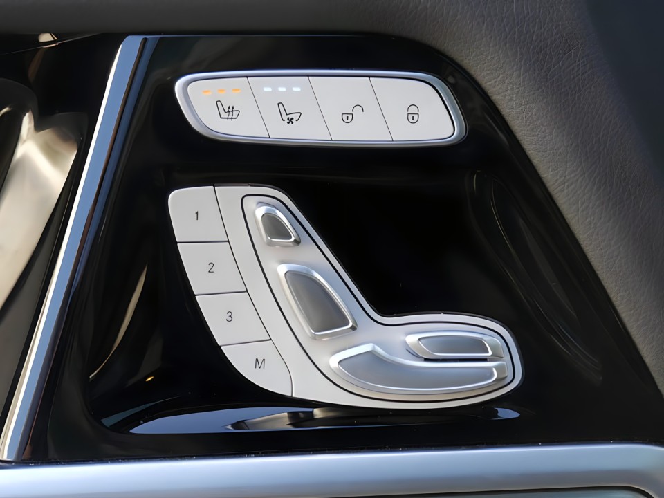Mercedes-Benz G 400d - foto 12