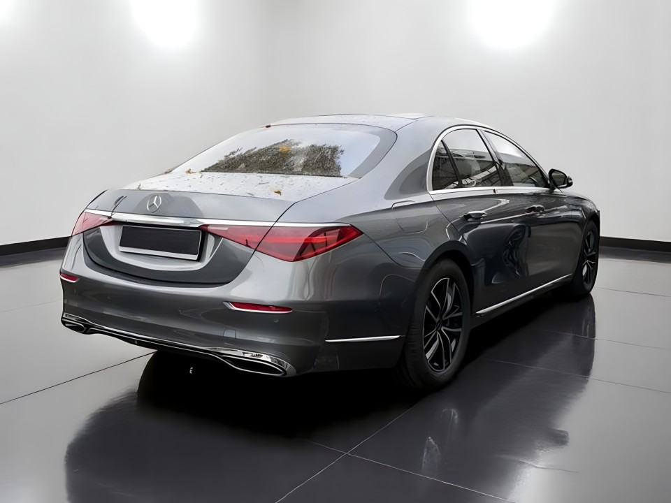 Mercedes-Benz S 500 4MATIC Sedan (3)
