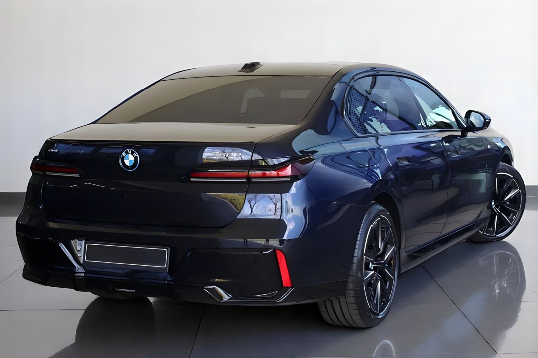 BMW Seria 7 750e xDrive (3)