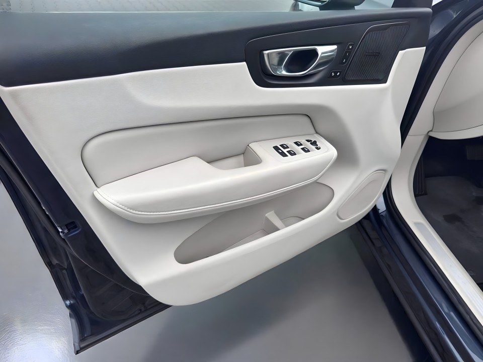 Volvo XC 60 B5 AWD Petrol Inscription - foto 12