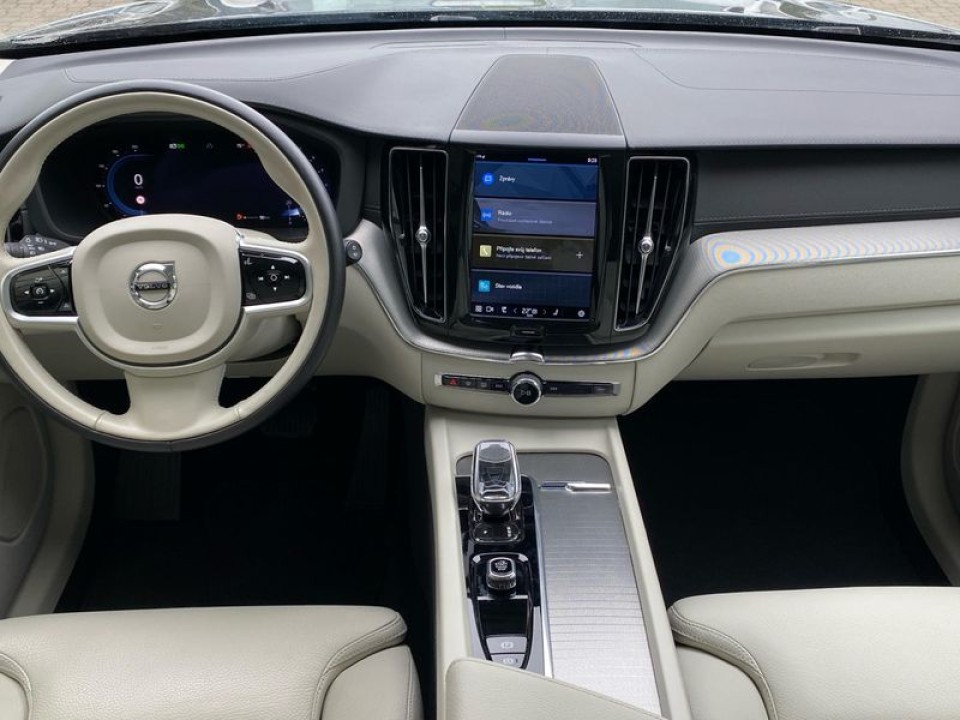 Volvo XC 60 INSCRIPTION B5 AWD (5)