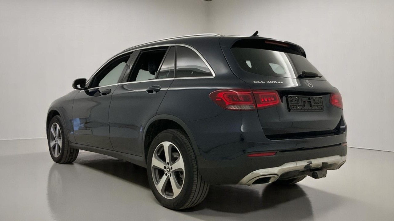 Mercedes-Benz GLC 300de 4MATIC (2)