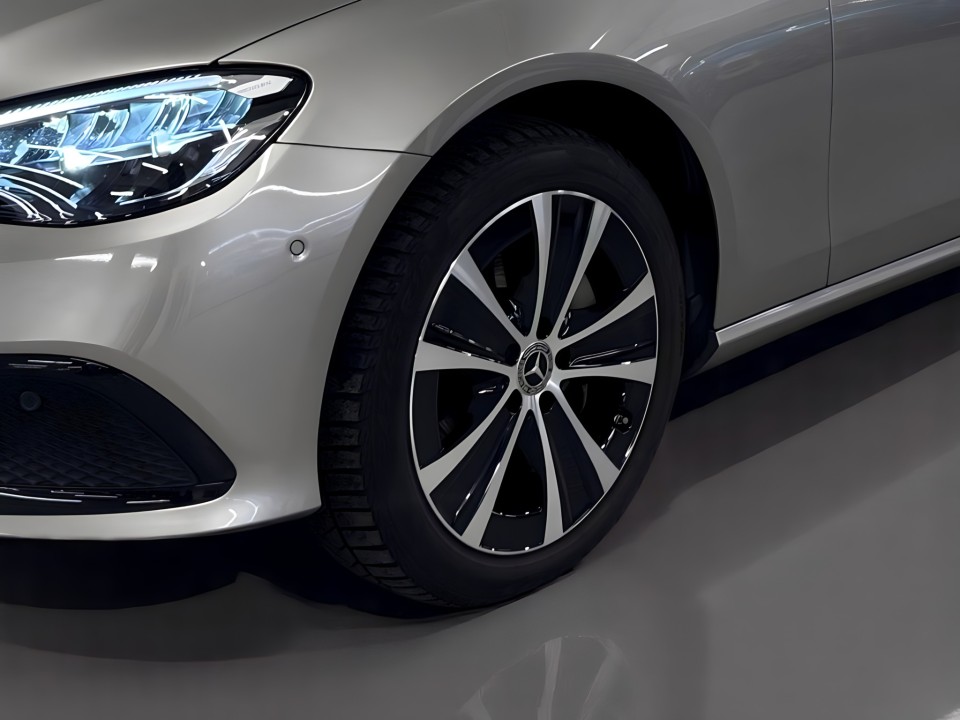 Mercedes-Benz E 300e 4MATIC AVANTGARDE - foto 15