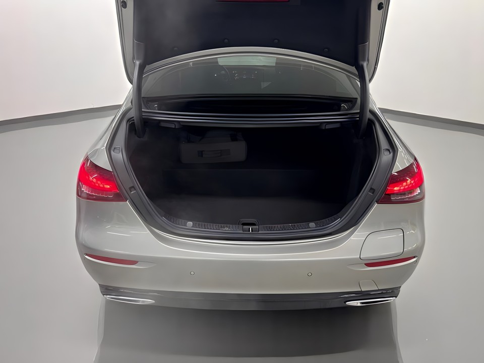 Mercedes-Benz E 300e 4MATIC AVANTGARDE - foto 13