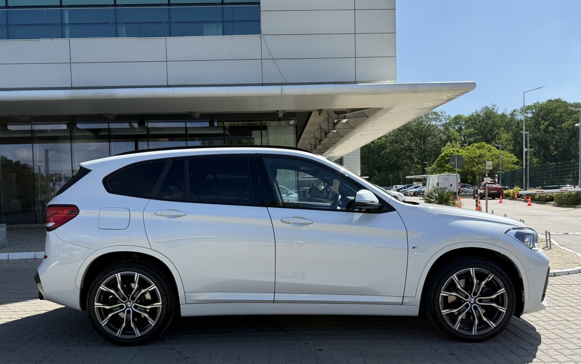 BMW X1 xDrive20i M-Sport (2)