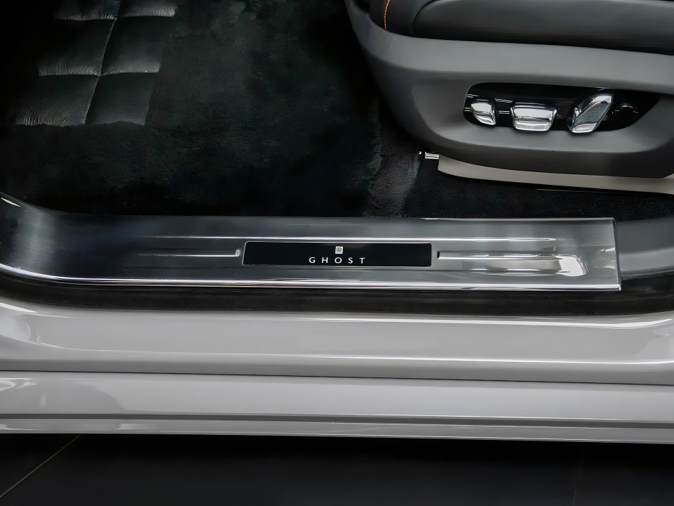 Rolls-Royce Ghost - foto 13