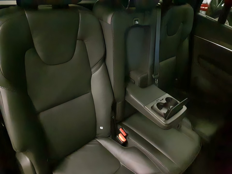 Volvo XC 90 B5 AWD Momentum (5)