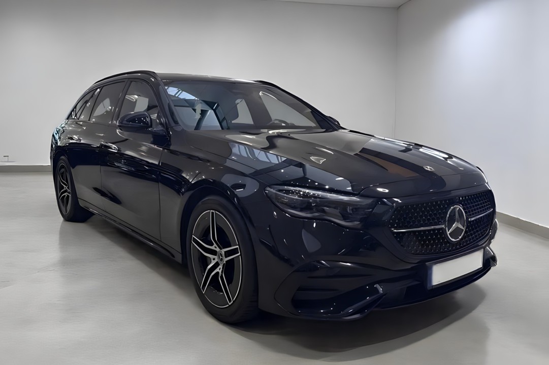 Mercedes-Benz E 300de 4MATIC T-Modell AMG Line (2)