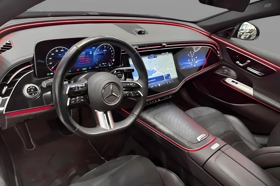 Mercedes-Benz E 300de 4MATIC T-Modell AMG Line - foto 17