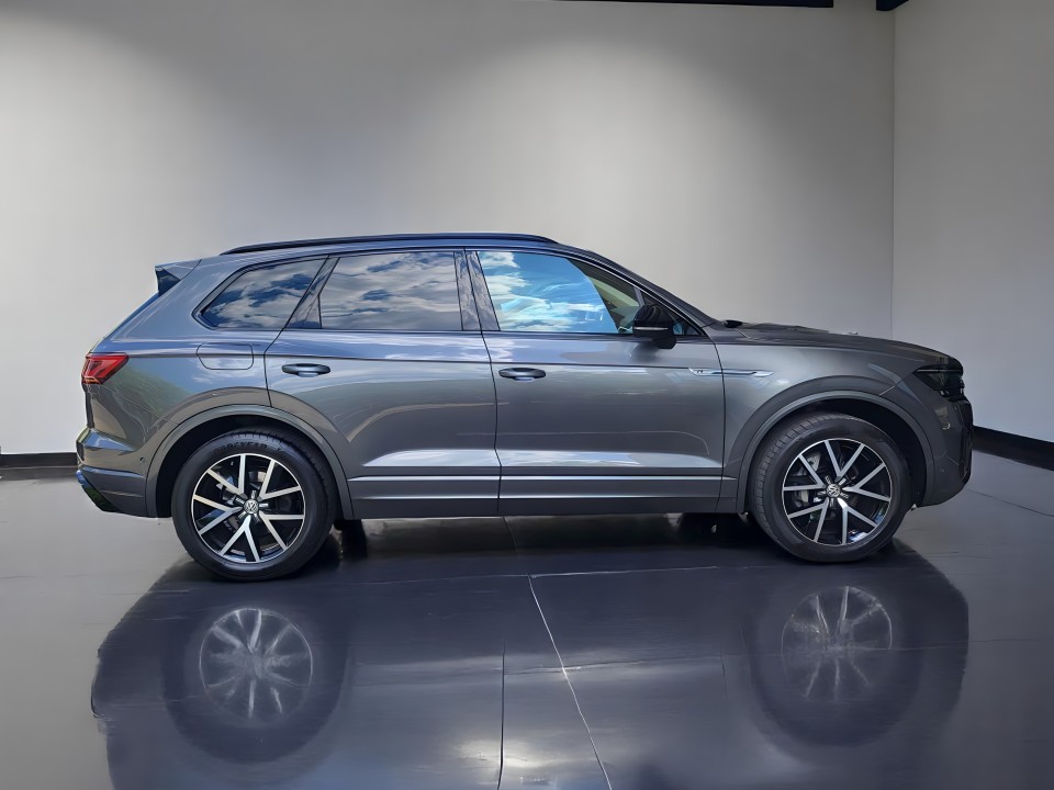 Volkswagen Touareg 3.0 TDI R Line (2)