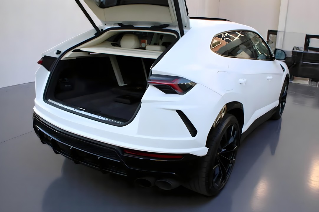 Lamborghini URUS - foto 15