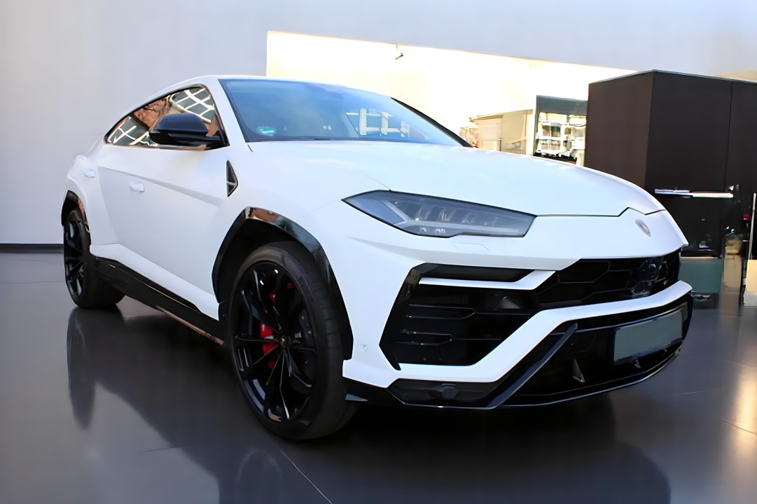 Lamborghini URUS (2)