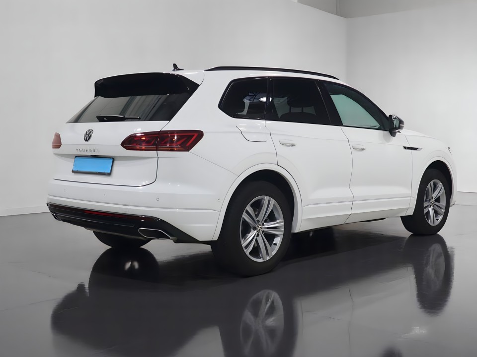 Volkswagen Touareg 3.0 TDI R-Line (5)