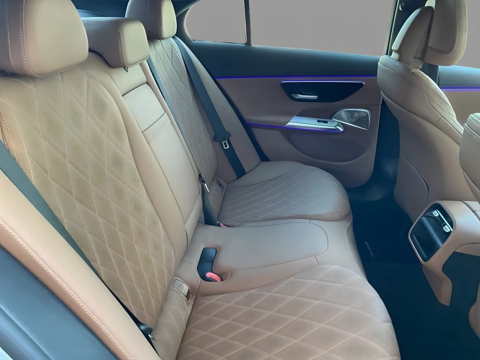 Mercedes-Benz E 220d 4MATIC AMG Line - foto 7