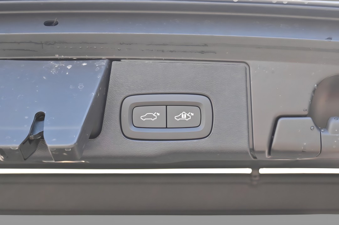 Volvo XC 60 B4 AWD Ultimate Dark - foto 18