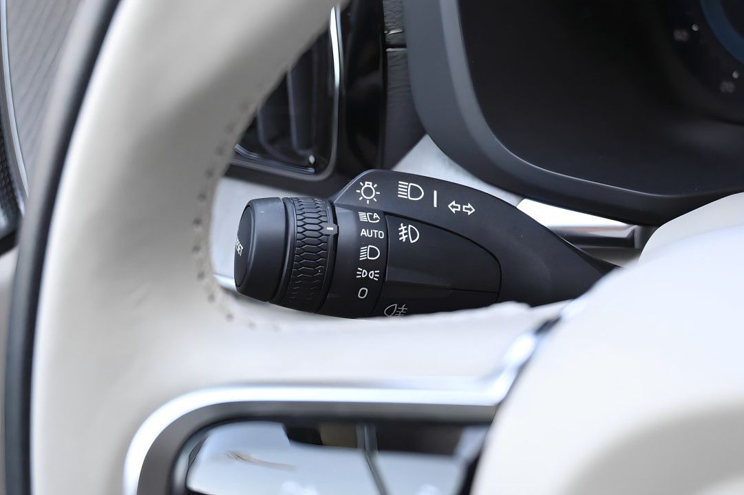 Volvo XC 60 B4 AWD Ultimate Dark - foto 12