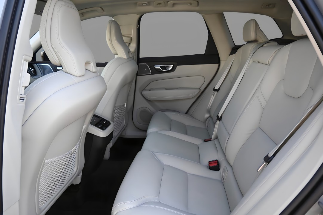 Volvo XC 60 B4 AWD Ultimate Dark - foto 10