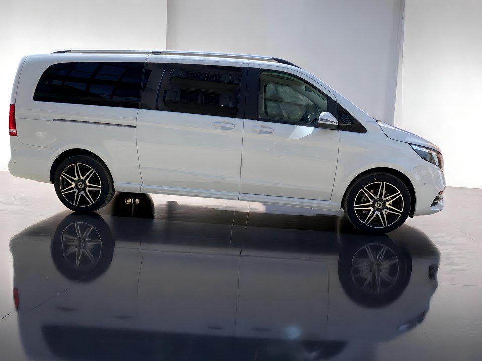 Mercedes-Benz V 300d 4MATIC Extralong AMG Line (3)