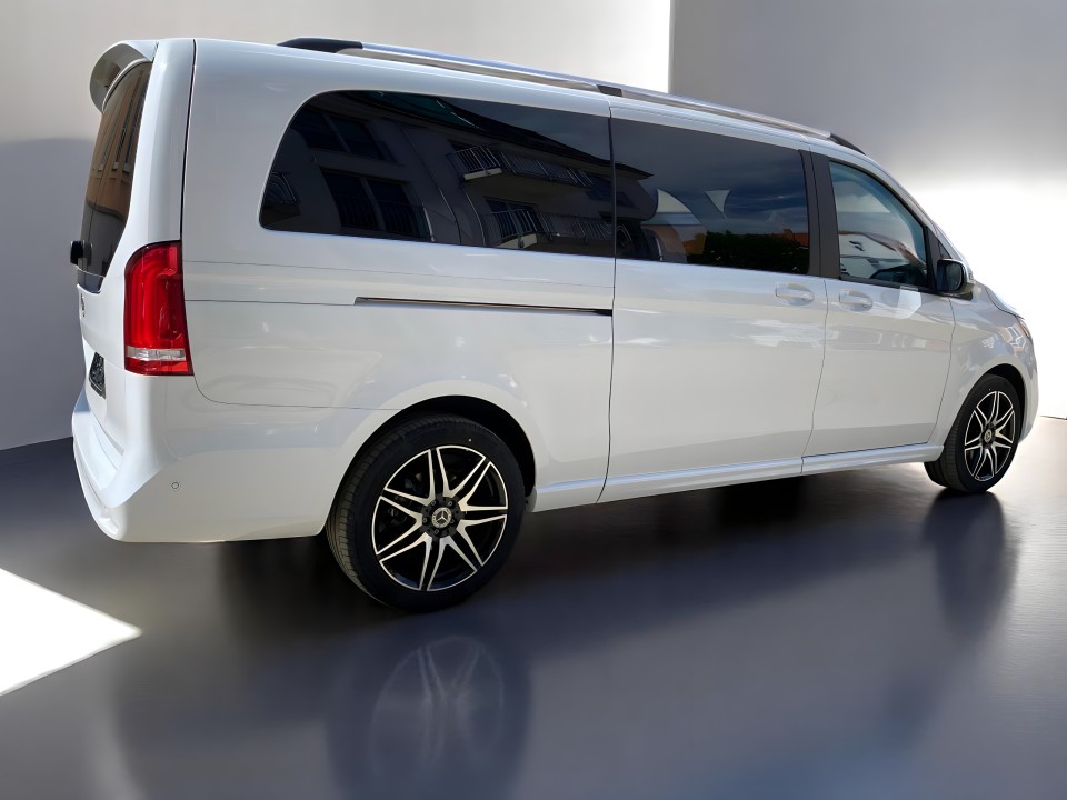 Mercedes-Benz V 300d 4MATIC Extralong AMG Line (4)