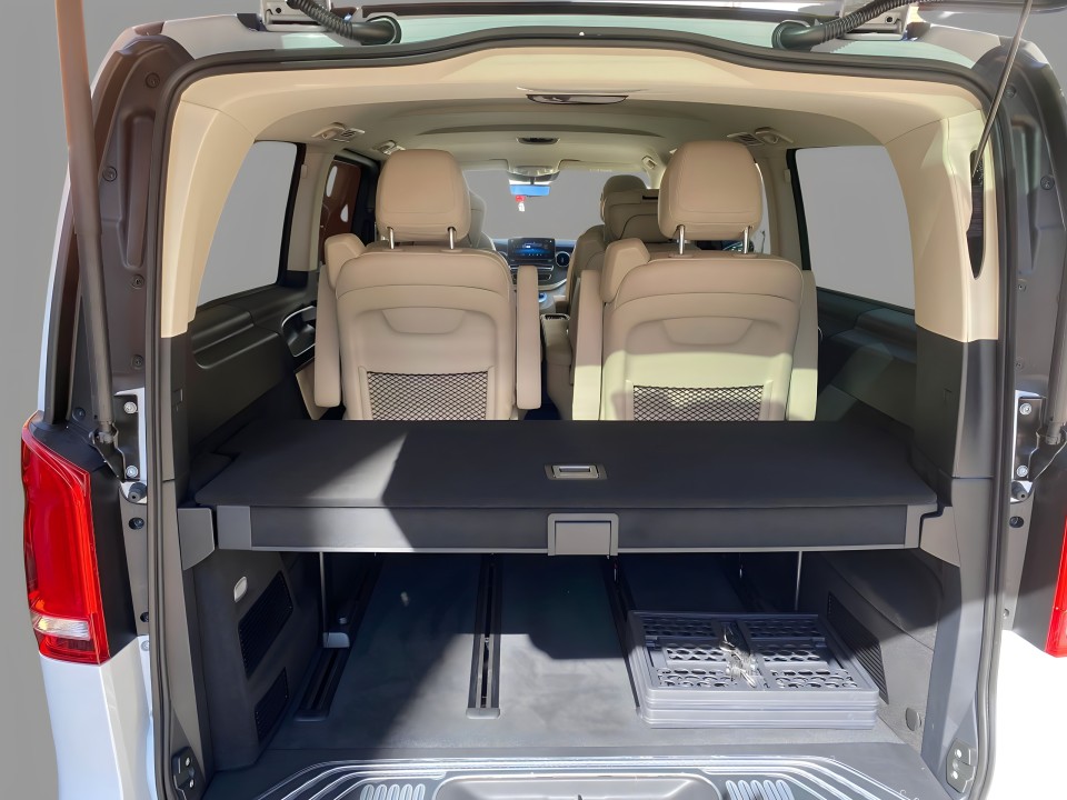 Mercedes-Benz V 300d 4MATIC Extralong AMG Line - foto 14