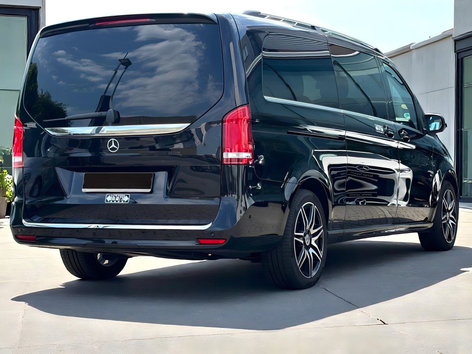 Mercedes-Benz V 300d AMG (3)