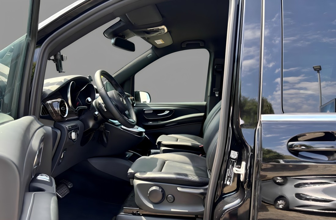 Mercedes-Benz V 300d AMG (5)