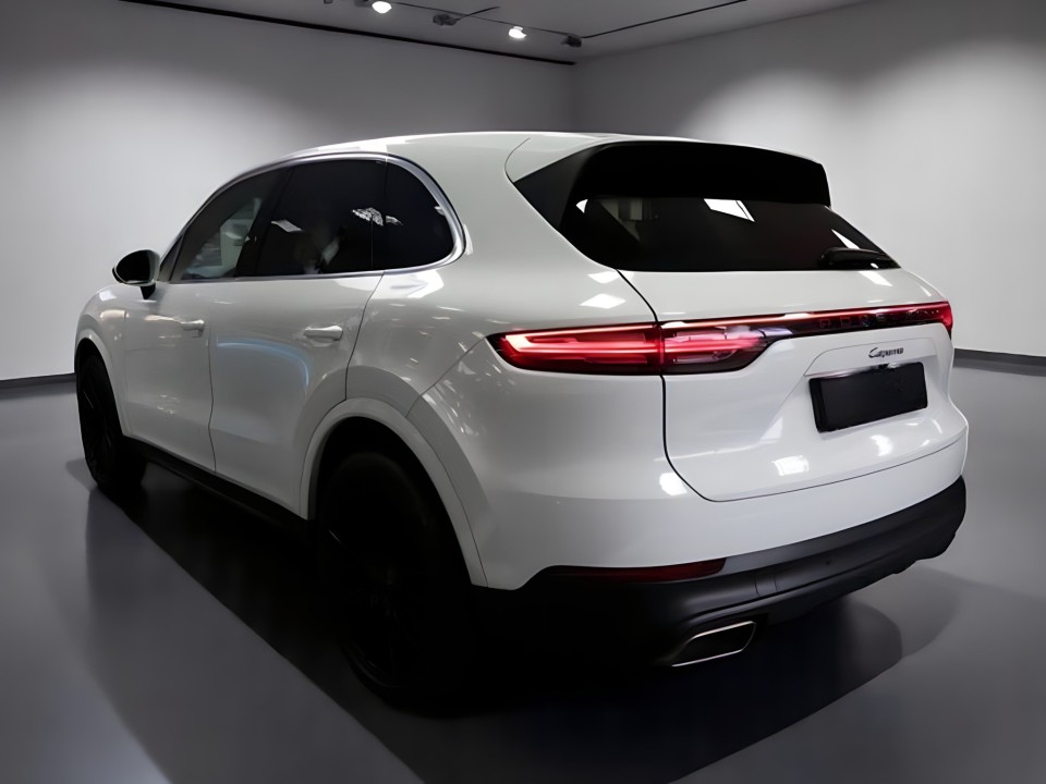 Porsche Cayenne (4)