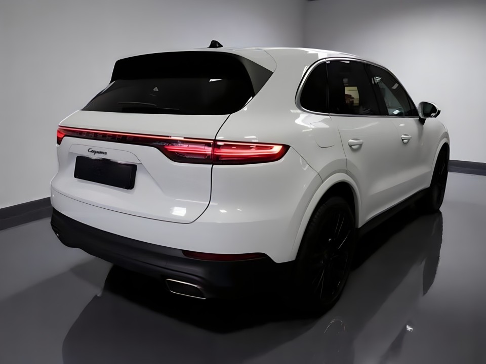 Porsche Cayenne (2)