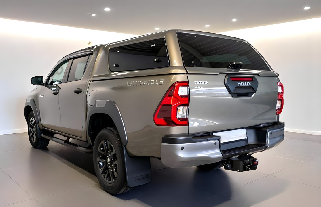 Toyota Hilux 2.8D Invincible (5)
