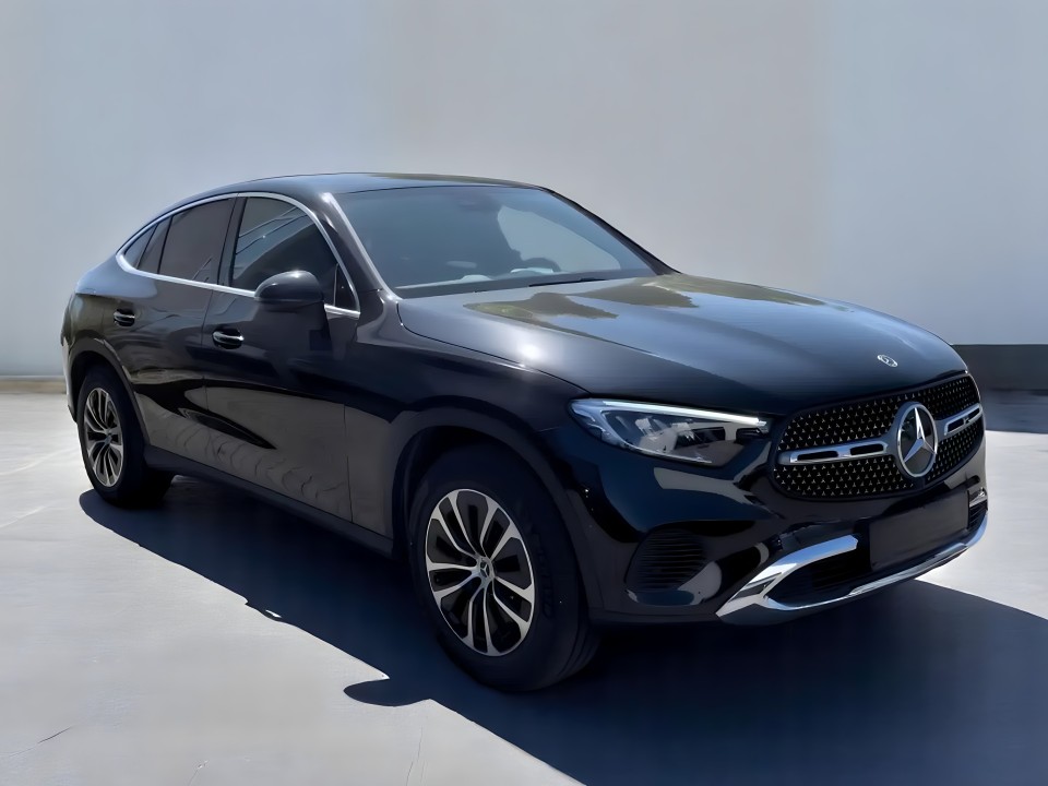 Mercedes-Benz GLC Coupe Mercedes-Benz GLC 200 4MATIC Coupé AVANTGARDE (2)