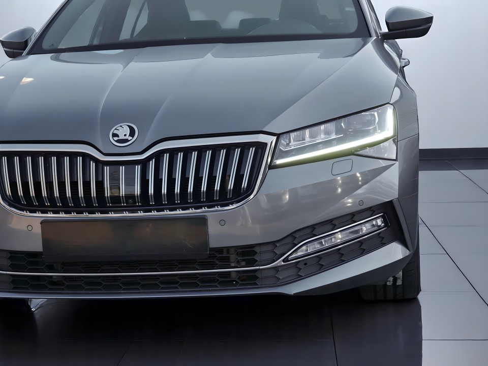 Skoda Superb Laurin&Klement 2.0TDI DSG (2)