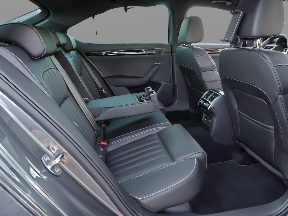 Skoda Superb Laurin&Klement 2.0TDI DSG - foto 13