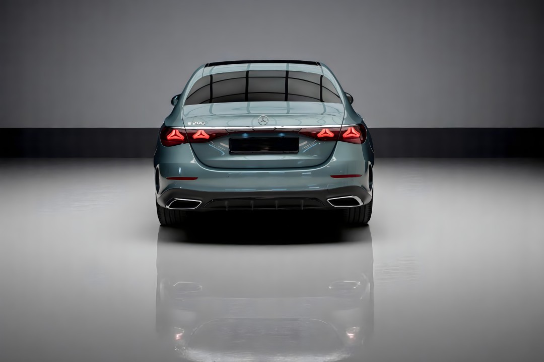 Mercedes-Benz E 200 AMG Line (4)