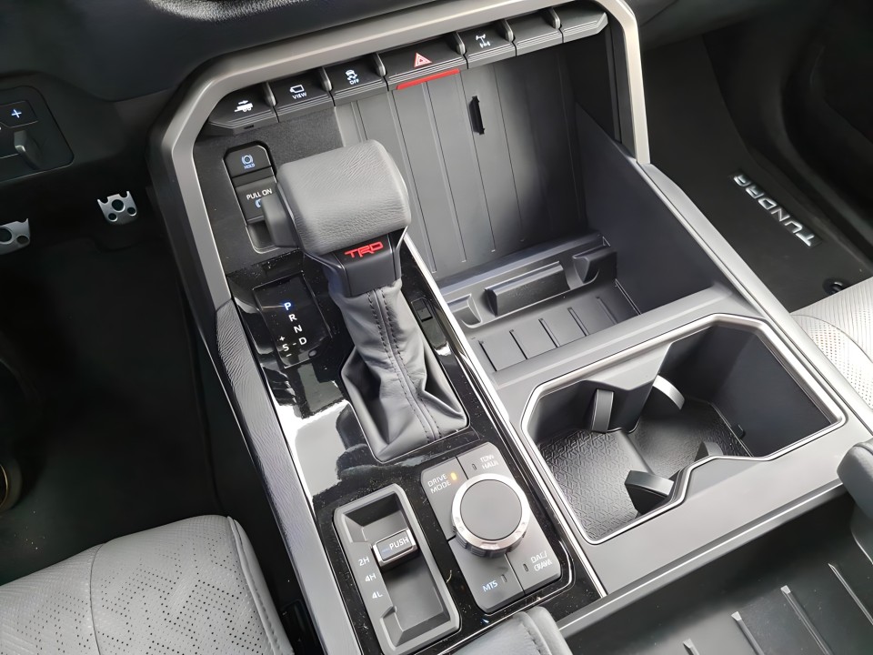 Toyota Tundra SR5 - foto 14