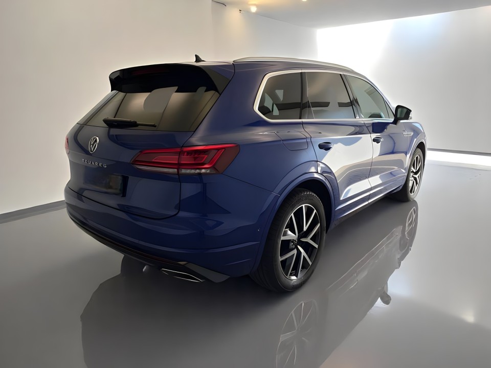Volkswagen Touareg 3.0 TDI 4MATIC R-Line (2)