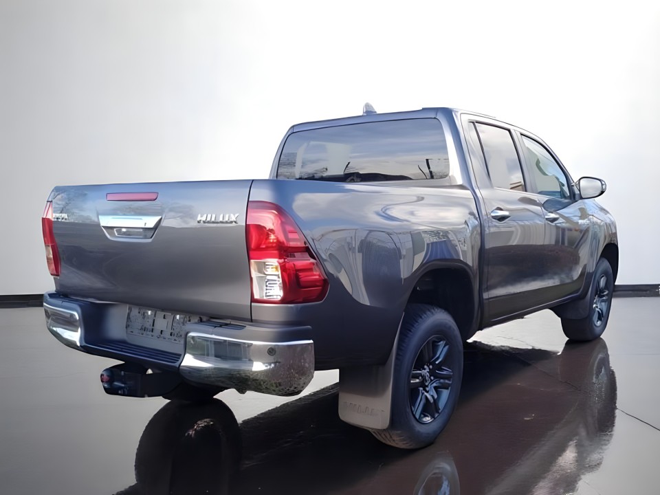 Toyota Hilux Double Cab Comfort 4x4 (2)