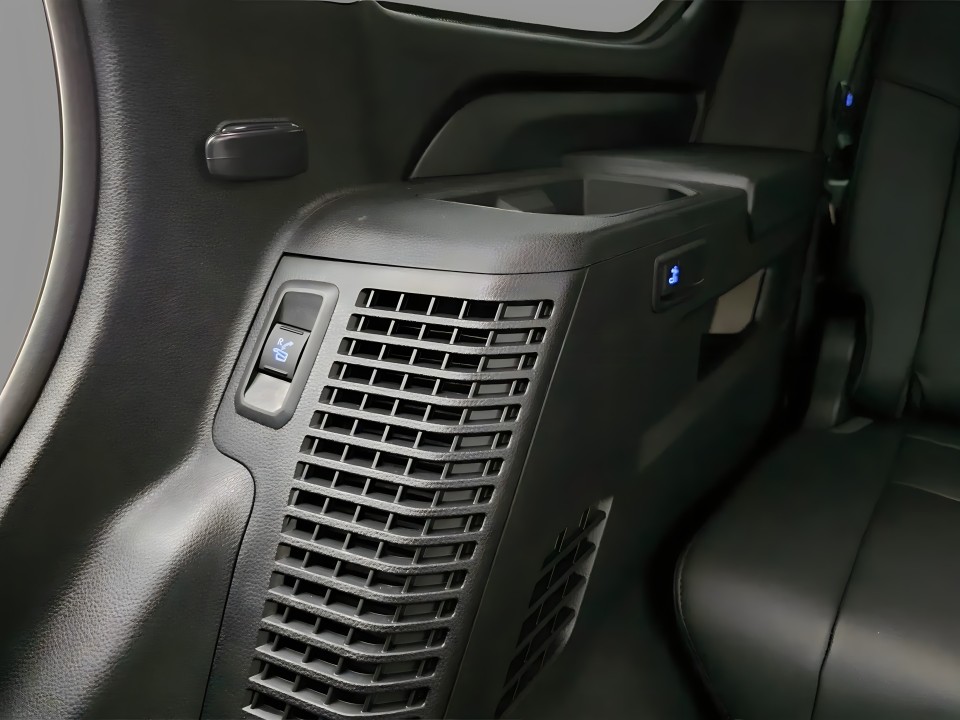 Toyota Sequoia Limited - foto 24
