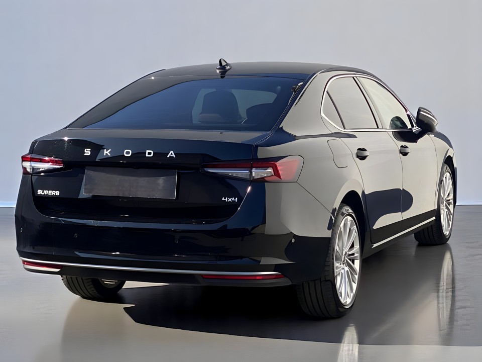 Skoda Superb Laurin&Klement 2.0TDI DSG 4x4 (2)