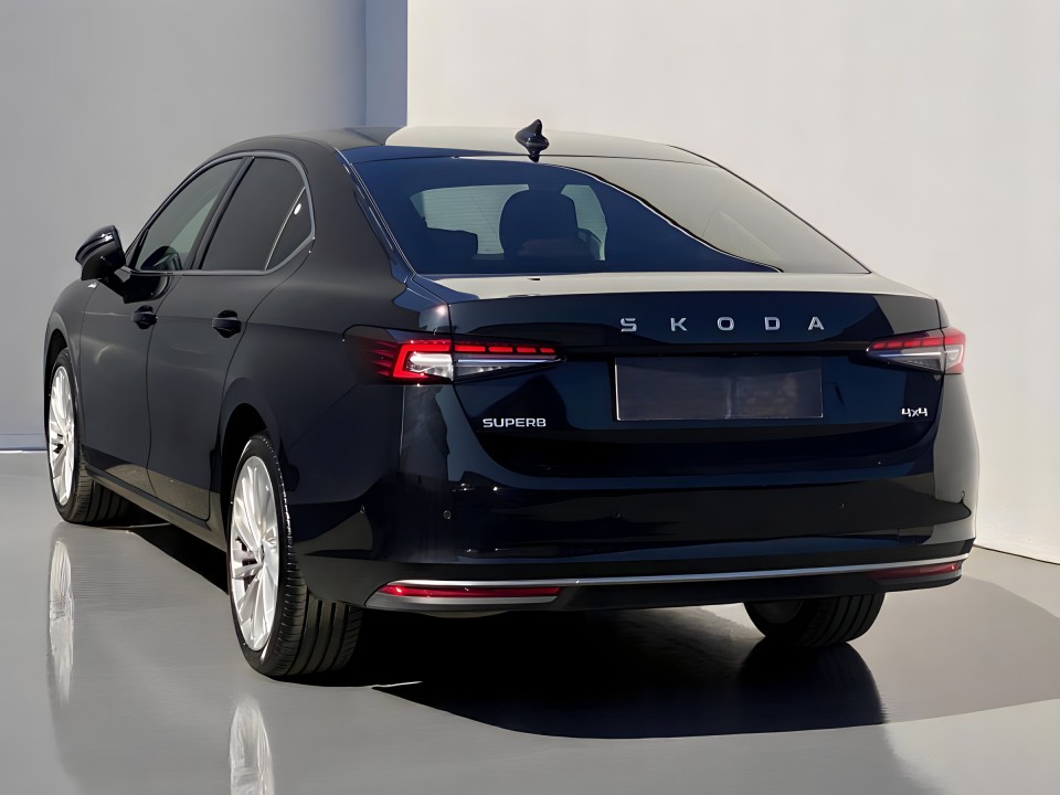 Skoda Superb Laurin&Klement 2.0TDI DSG 4x4 (4)