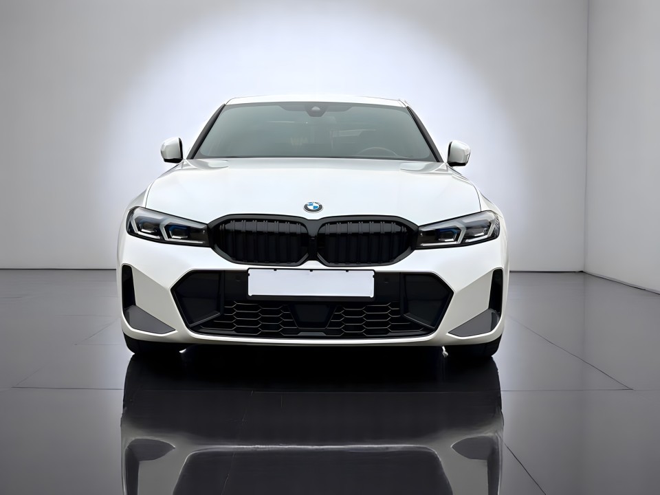 BMW Seria 3 330i xDrive M-Sport - foto 8