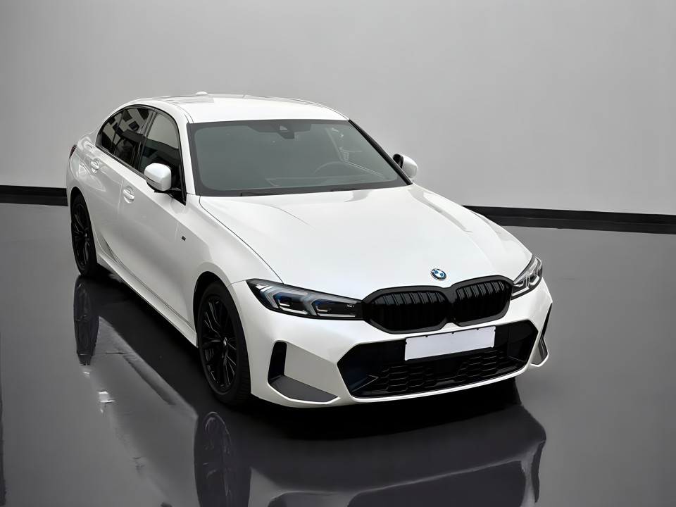 BMW Seria 3 330i xDrive M-Sport - foto 12