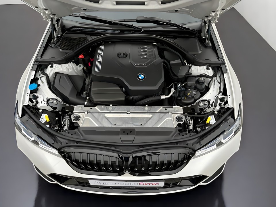 BMW Seria 3 330i xDrive M-Sport - foto 29