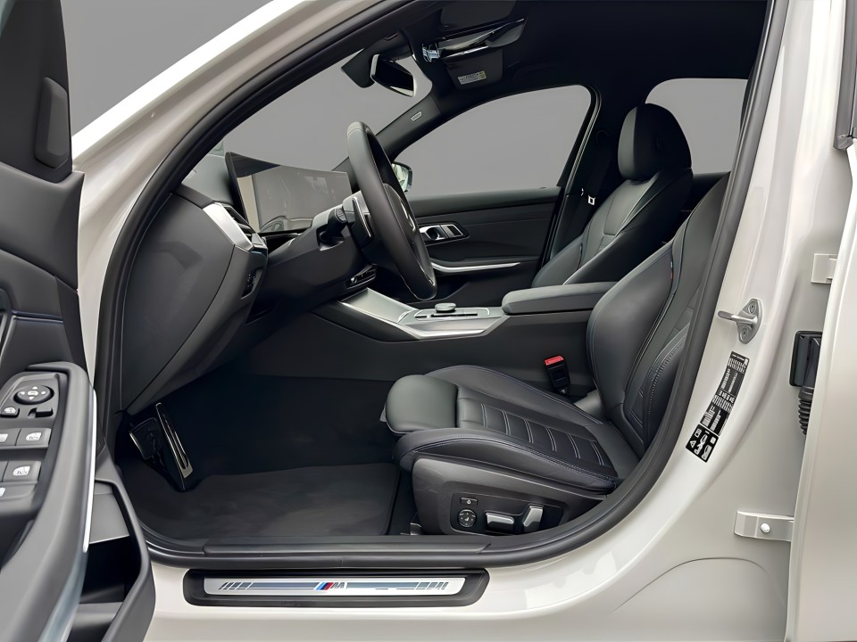 BMW Seria 3 330i xDrive M-Sport - foto 16